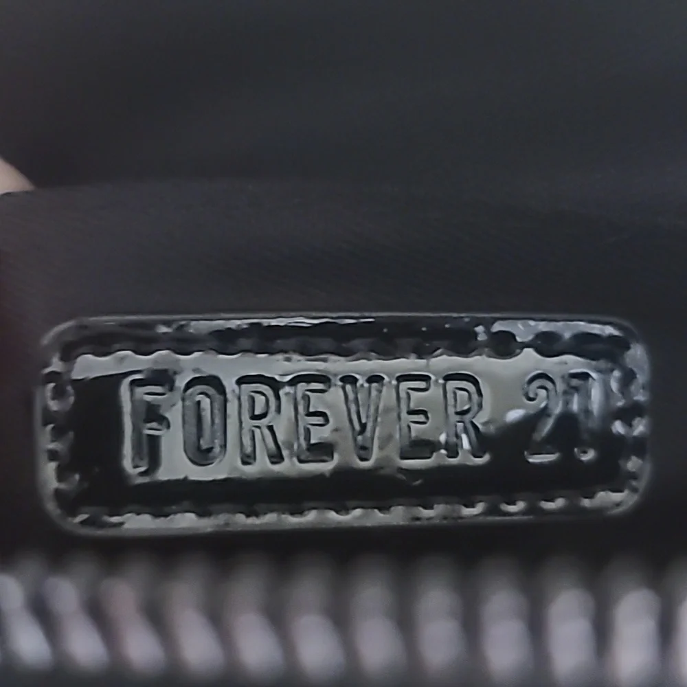 NWOT FOREVER 21 BLACK FAUX LEATHER MINI CLASSIC HANDBAG - Picture 5 of 8